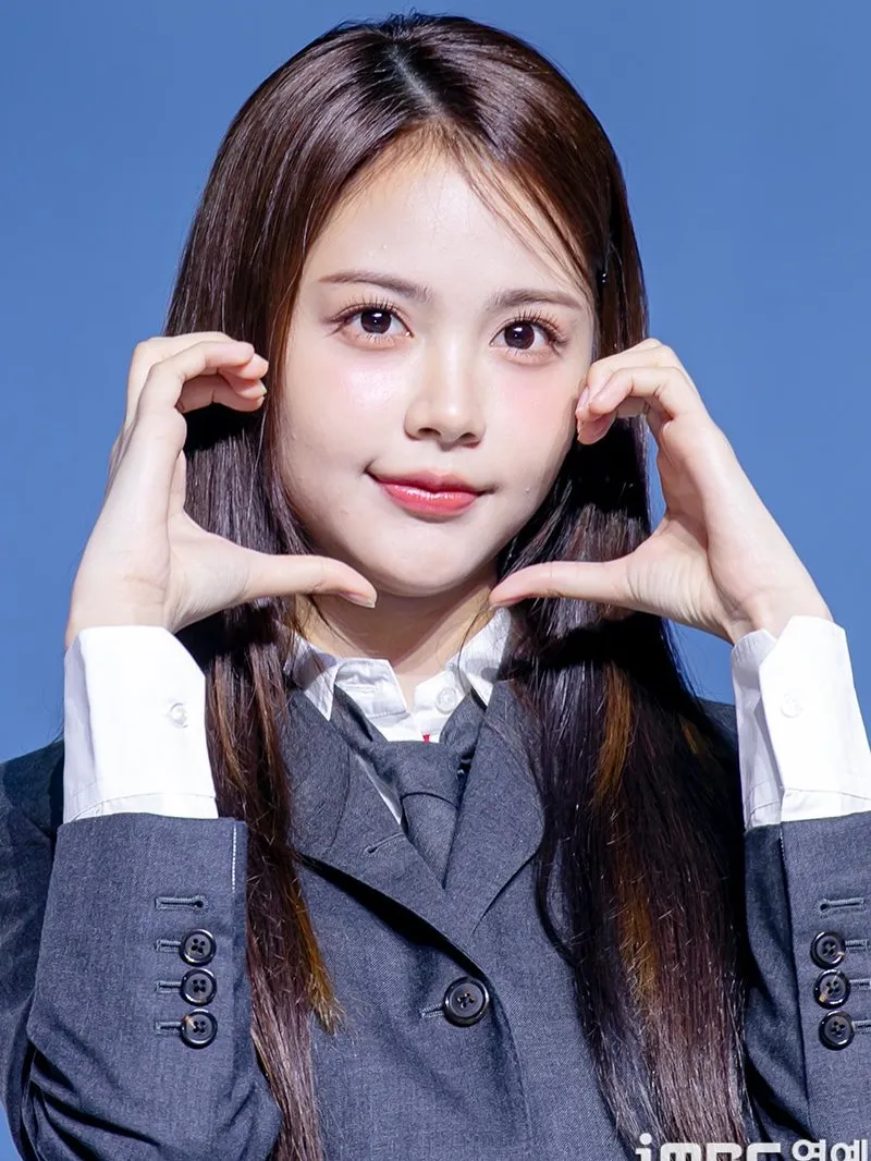 Carmen H2H tampil dan menang di mama awards/cr: Instagram @carmenita_h2h