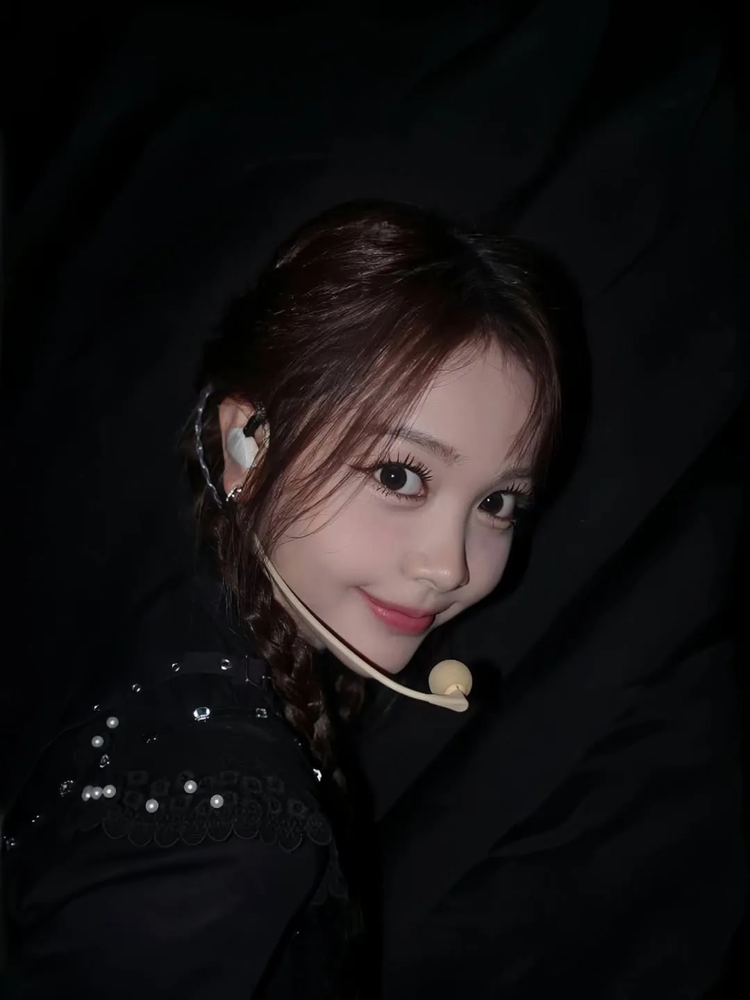 Carmen H2H tampil dan menang di mama awards/cr: Instagram @carmenita_h2h