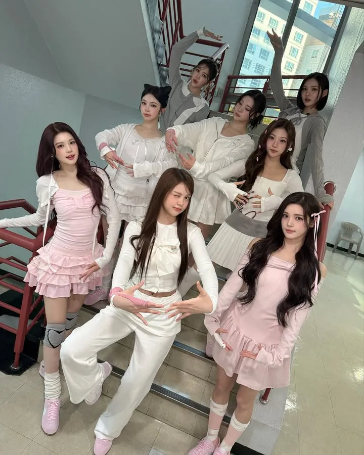 Hearts2Hearts raih penghargaan di KGMA 2025 (credit: Instagram.com/hearts2hearts/)