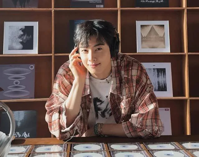 Cha Eun Woo (credit: instagram.com/offcl_chaeunwoo)