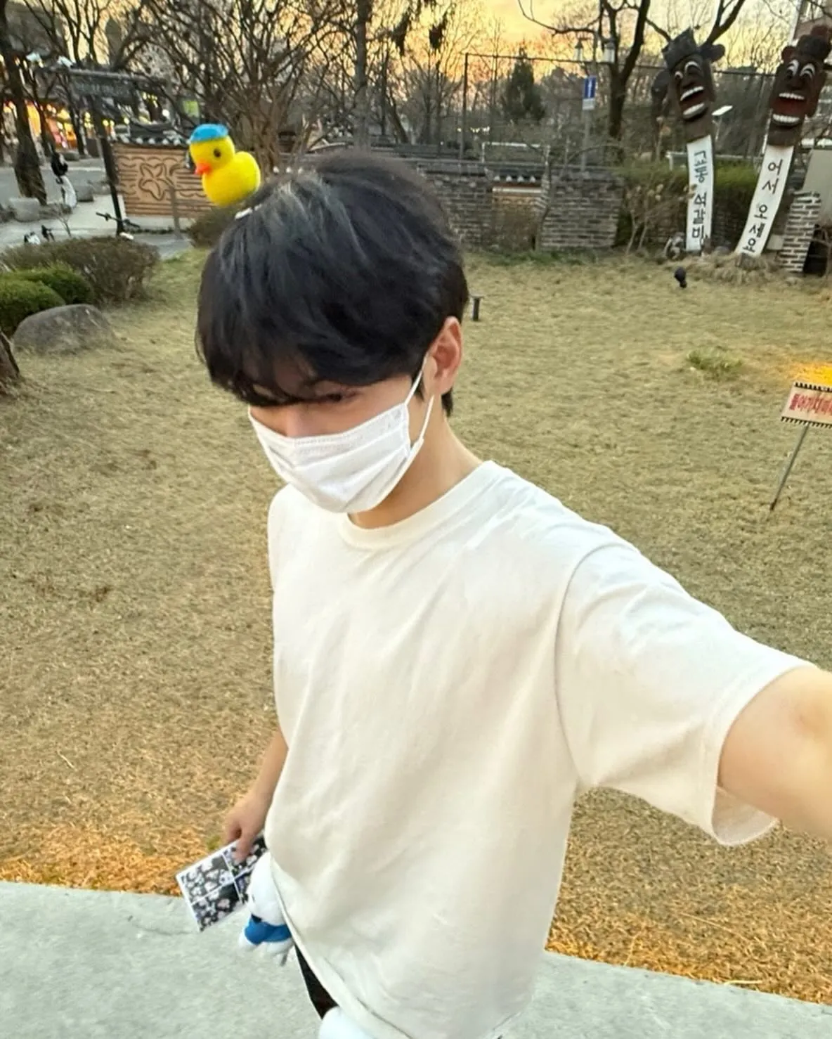 Cha Eun Woo Selfie Â© instagram.com/eunwo.o_c