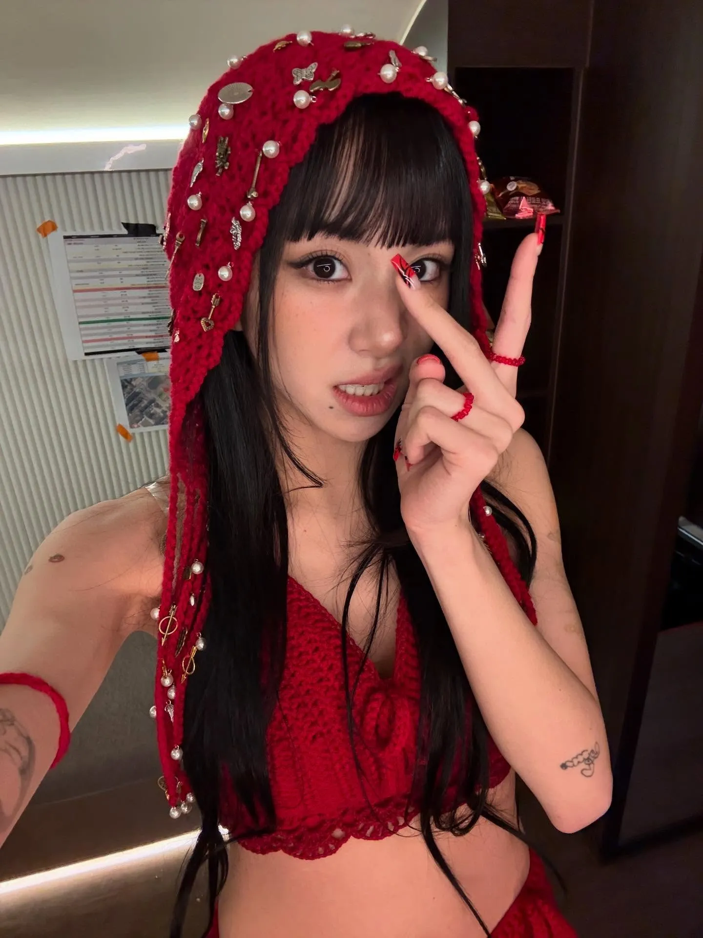 Prioritaskan Kesehatan, Chaeyoung Absen dari World Tour Grup (credit: Instagram.com/chaeyo.0/)