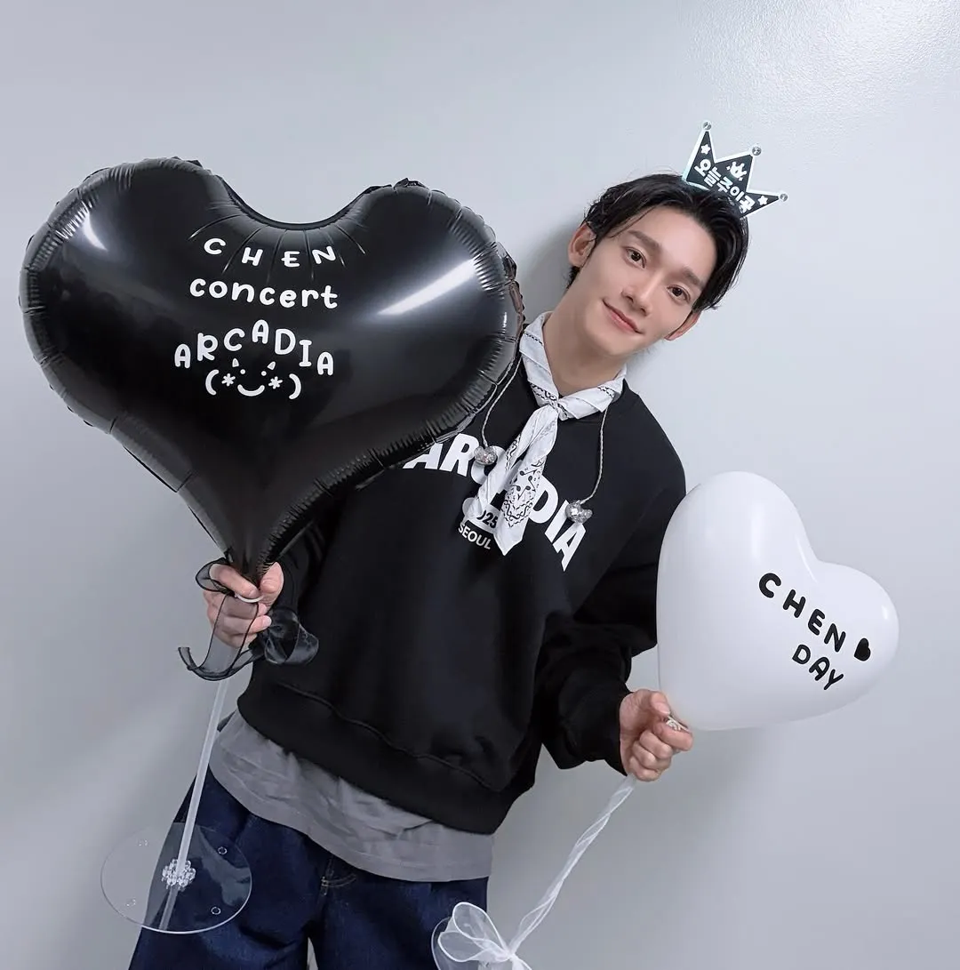 CHEN EXO/instagram.com/inb100_official