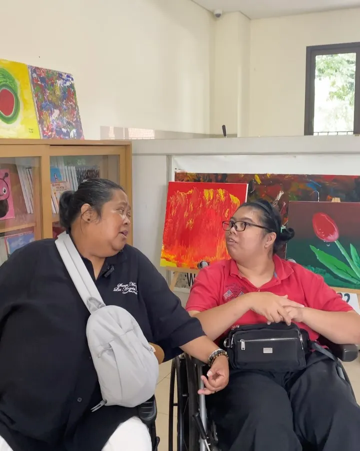 Suti Karno Bersama Anak Disabilitas (credit: instagram.com/sutykarno)