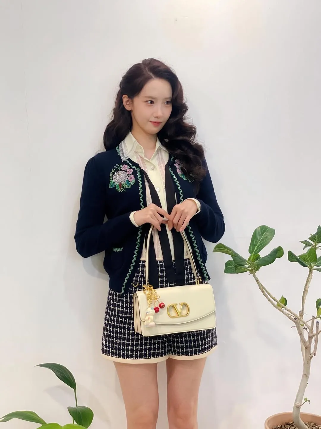 Daftar Lengkap Pemenang Blue Dragon Film Awards 2025 (credit: instagram/yoona__lim)