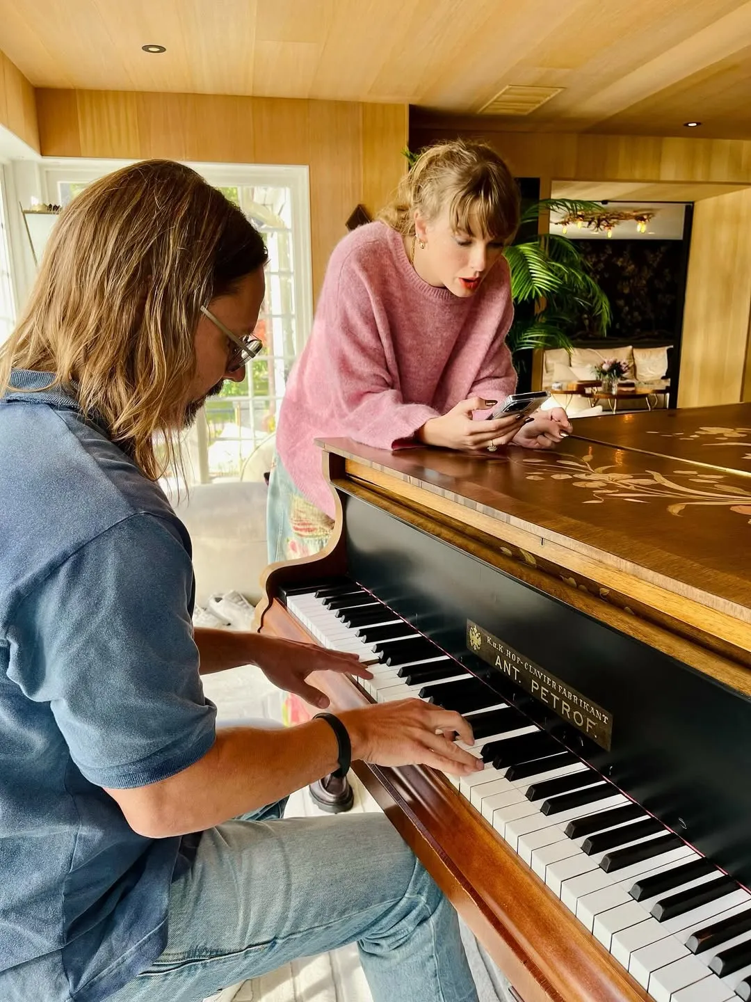 (credit: instagram.com/taylorswift)
