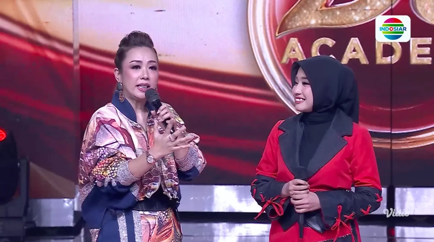 Soimah berikan catatan kecil untuk Bhita (credit: Indosiar)