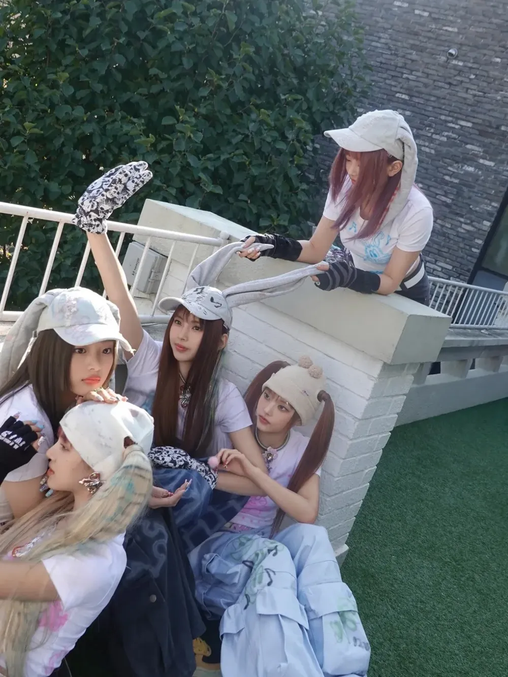 (credit: instagram.com/newjeans_official)