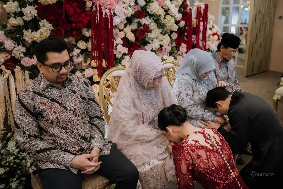 Dea dan Mazaki sungkeman © instagram.com/deaaannisa