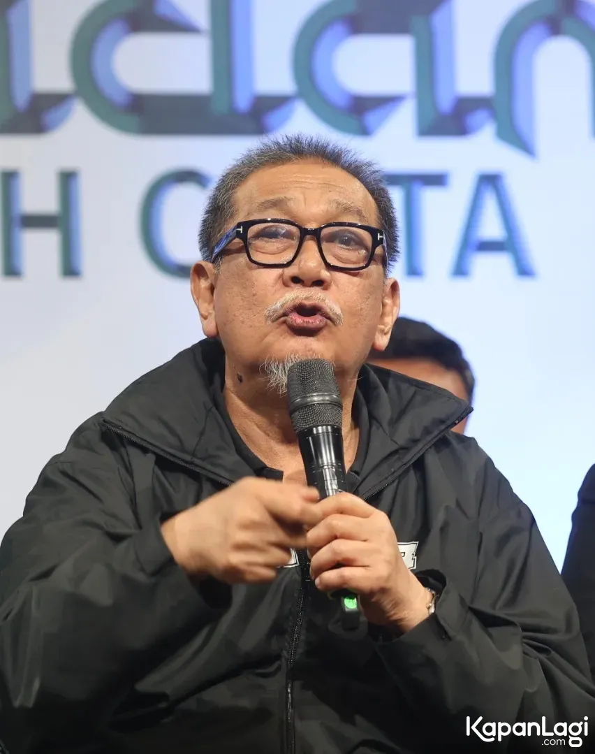 Deddy Mizwar Pegang Mic © KapanLagi.com/Budy Santoso