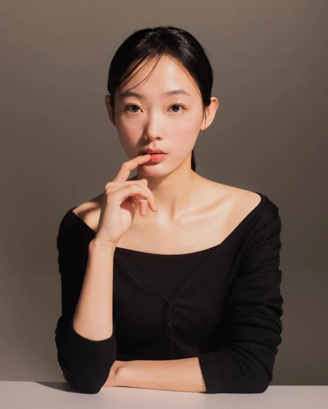 Lee Yoo Mi/cr: Instagram @leeyoum262