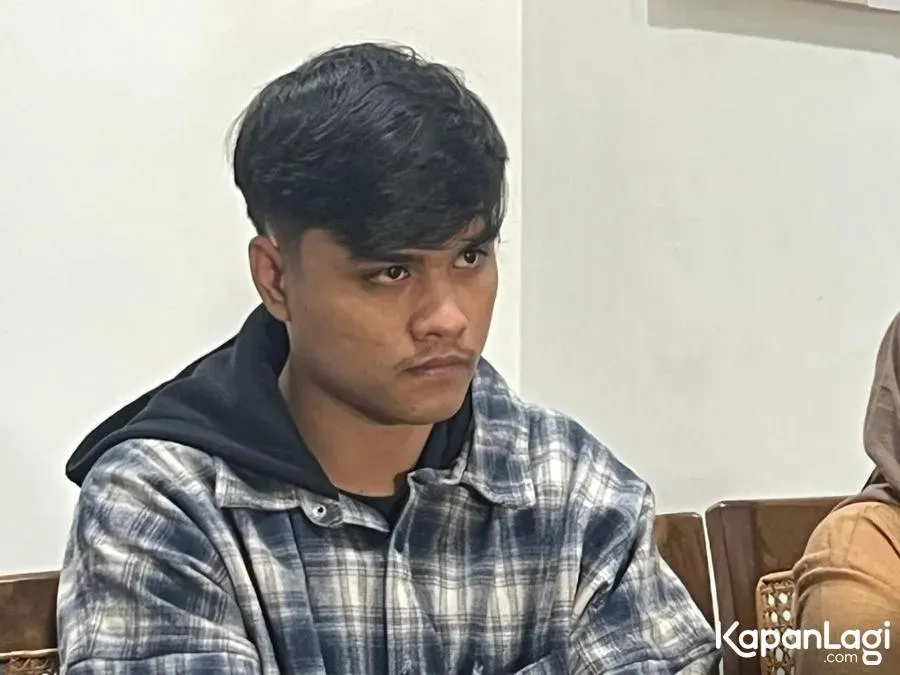 Ressa Rosano memandang tajam Â© KapanLagi.com/Mathias Purwanto