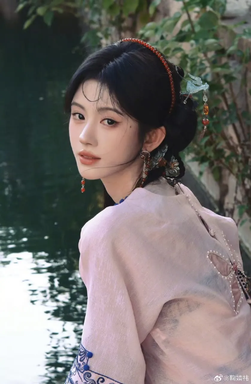 Ju Jingyi - weibo.com