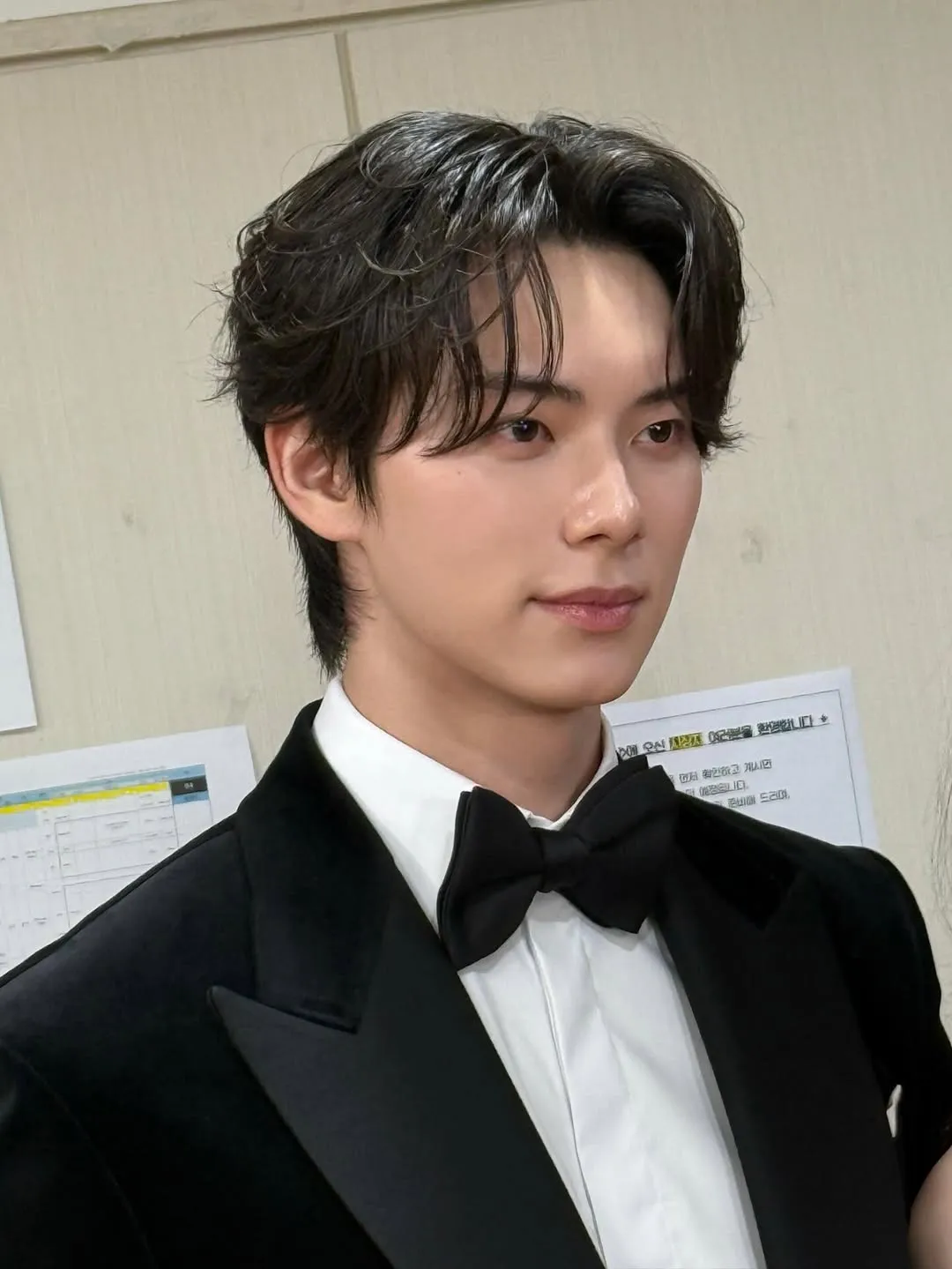 aktor Korea ganteng dengan suara emas/credit: Instagram @l.c.m___