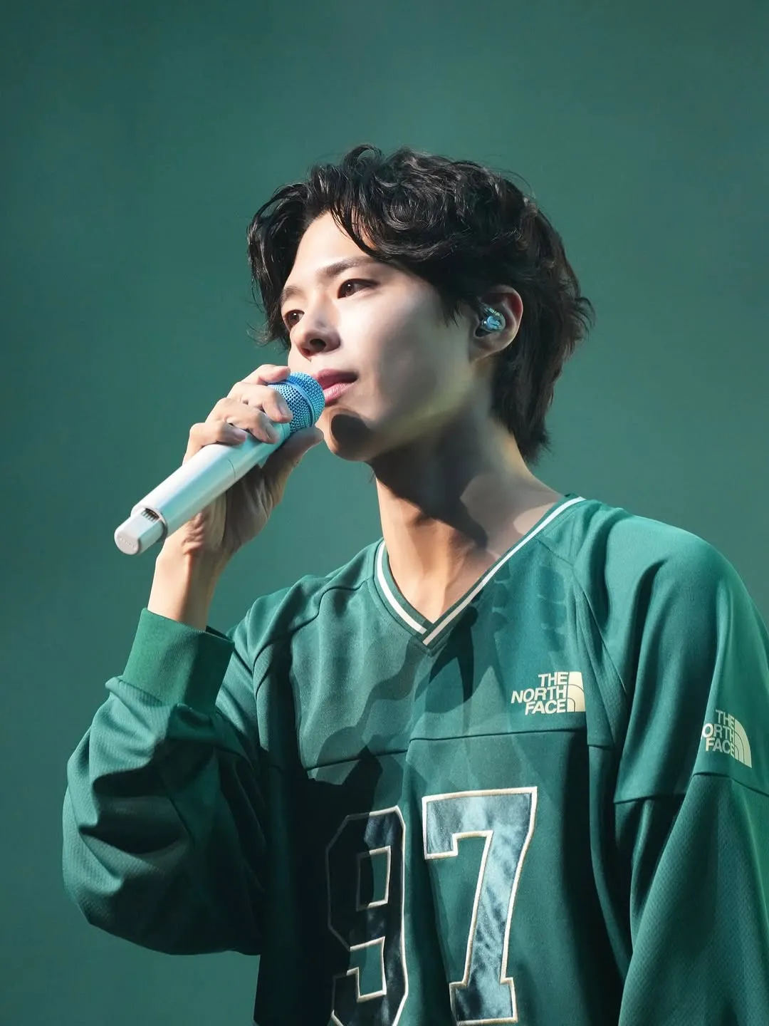 aktor Korea ganteng dengan suara emas/credit: Instagram @bogummy