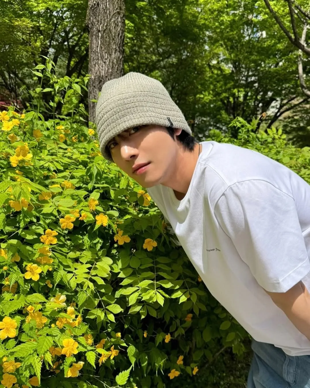 aktor Korea ganteng dengan suara emas/credit: Instagram @imhyoseop