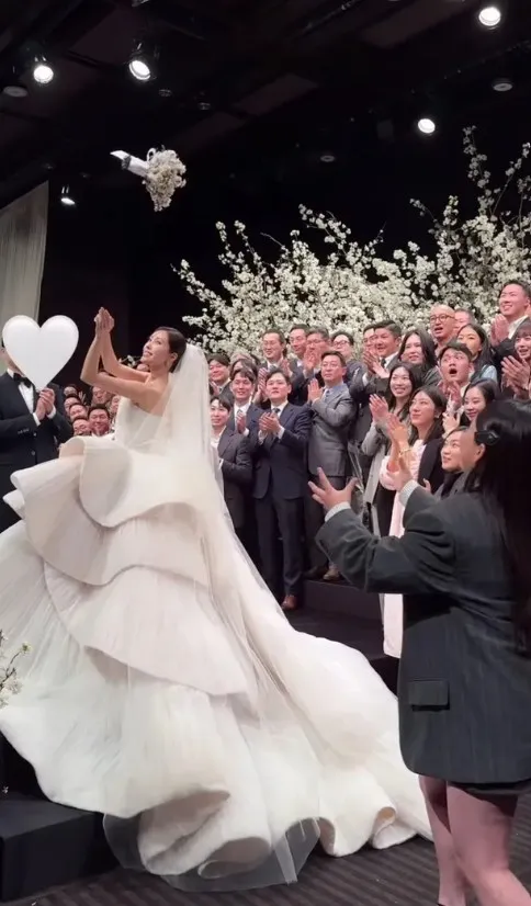 artis Korea yang menikah di tahun 2025/instagram.com/hyominnn