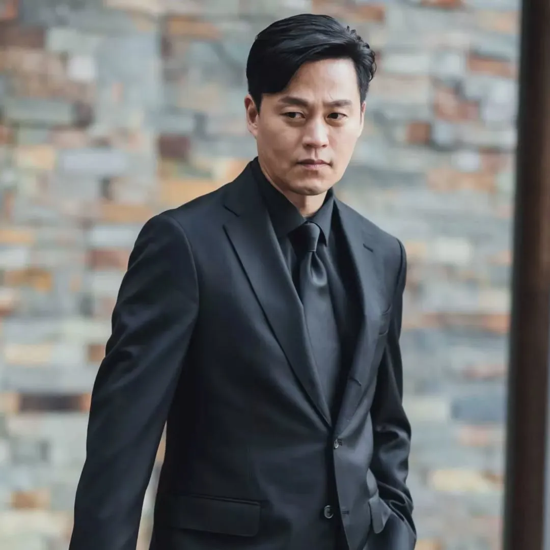 (credit: instagram.com/leeseojinworld)