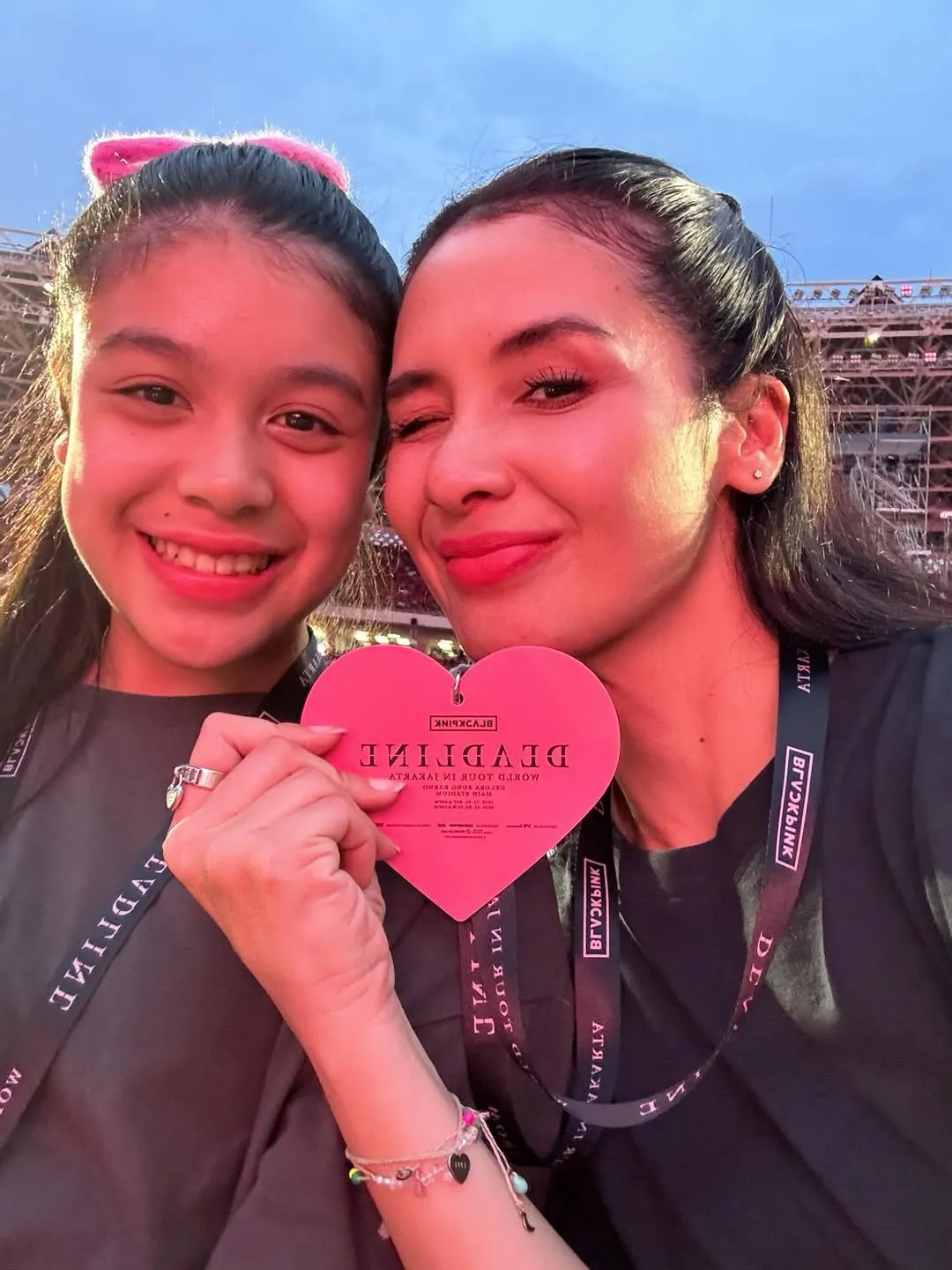 Deretan Artis Wanita Ini Ajak Anak Nonton Konser Blackpink (credit: instagram/marshatimothy)