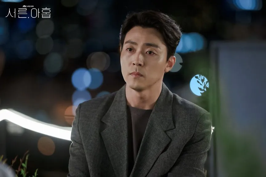 Drama populer para aktor sebelum membintangi As You Stood By (credit:instagram.com/jtbcdrama)