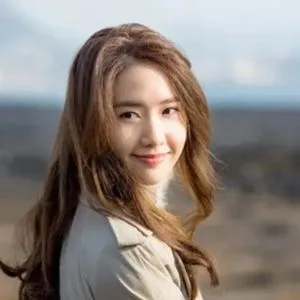 (Image: Instagram/@limyoona__official)