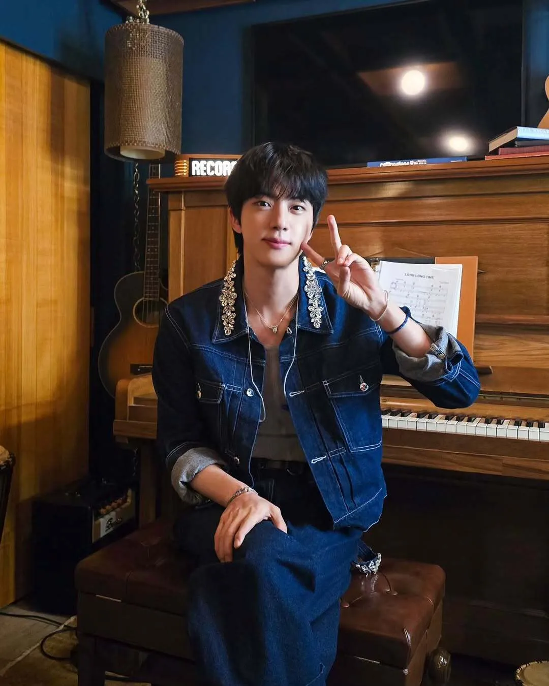 idol Kpop yang hampir debut di grup lain/cr: Instagram @jin