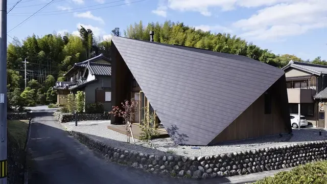 Model Rumah Atap Miring dengan Gaya Estetik (archdaily.com)