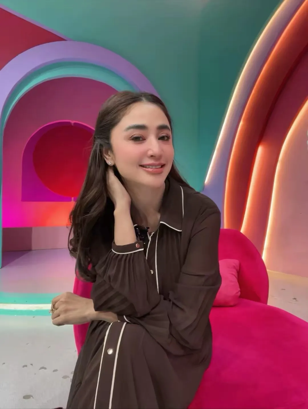 Dewi Perssik pakai dress © instagram.com/dewiperssik9