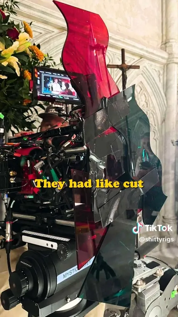 Gunakan Teknik Cross-shooting (credit: TikTok/shittyrigs)