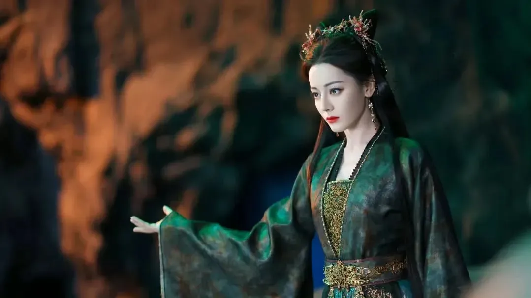 Dilraba Dilmurat - copyright:@dear_dlrb