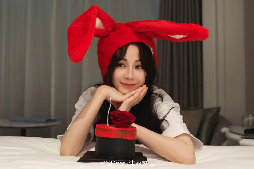 Dilraba Dilmurat - copyright: weibo.com