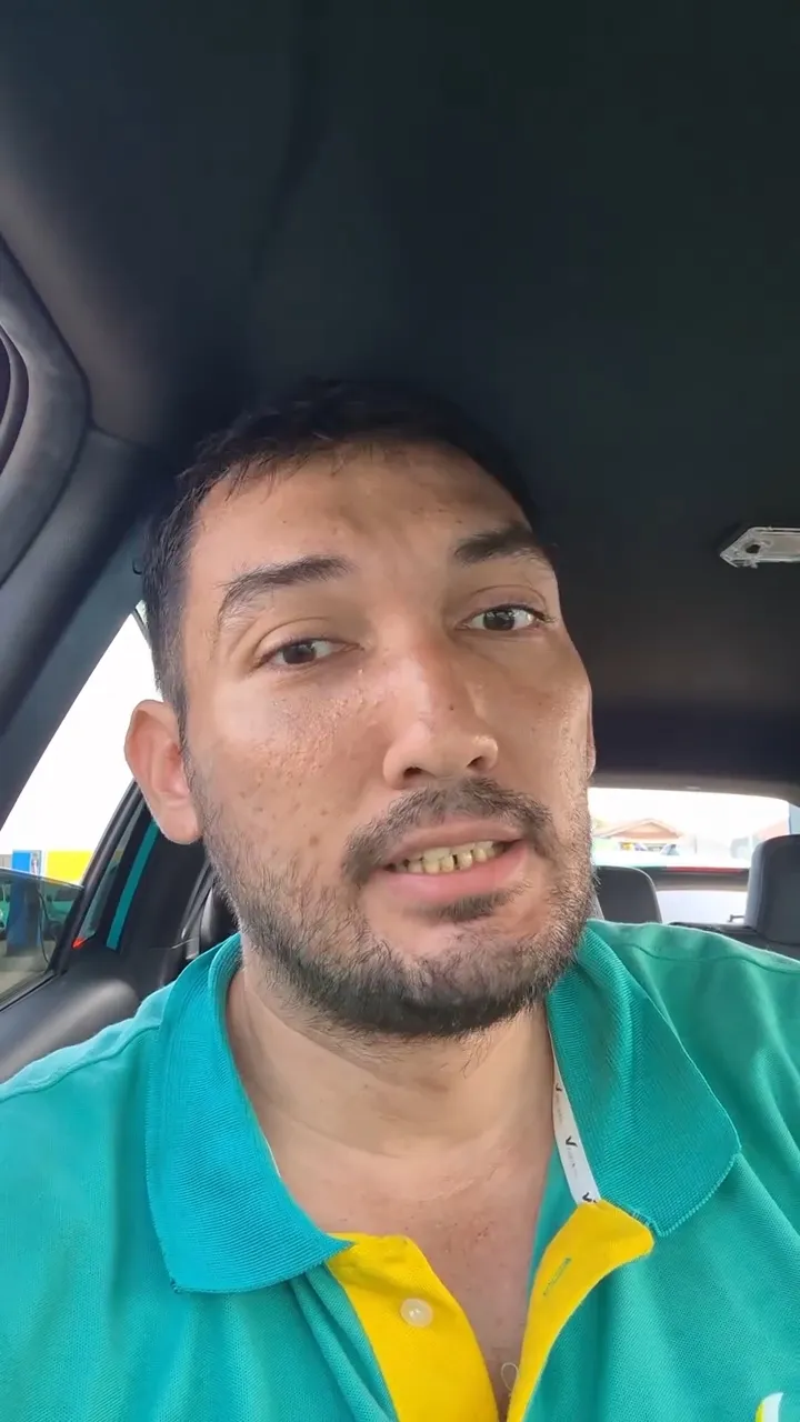 Daniel Ekaputra dinyinyiri netizen saat jadi sopir taksi (instagram.com/delazeno)