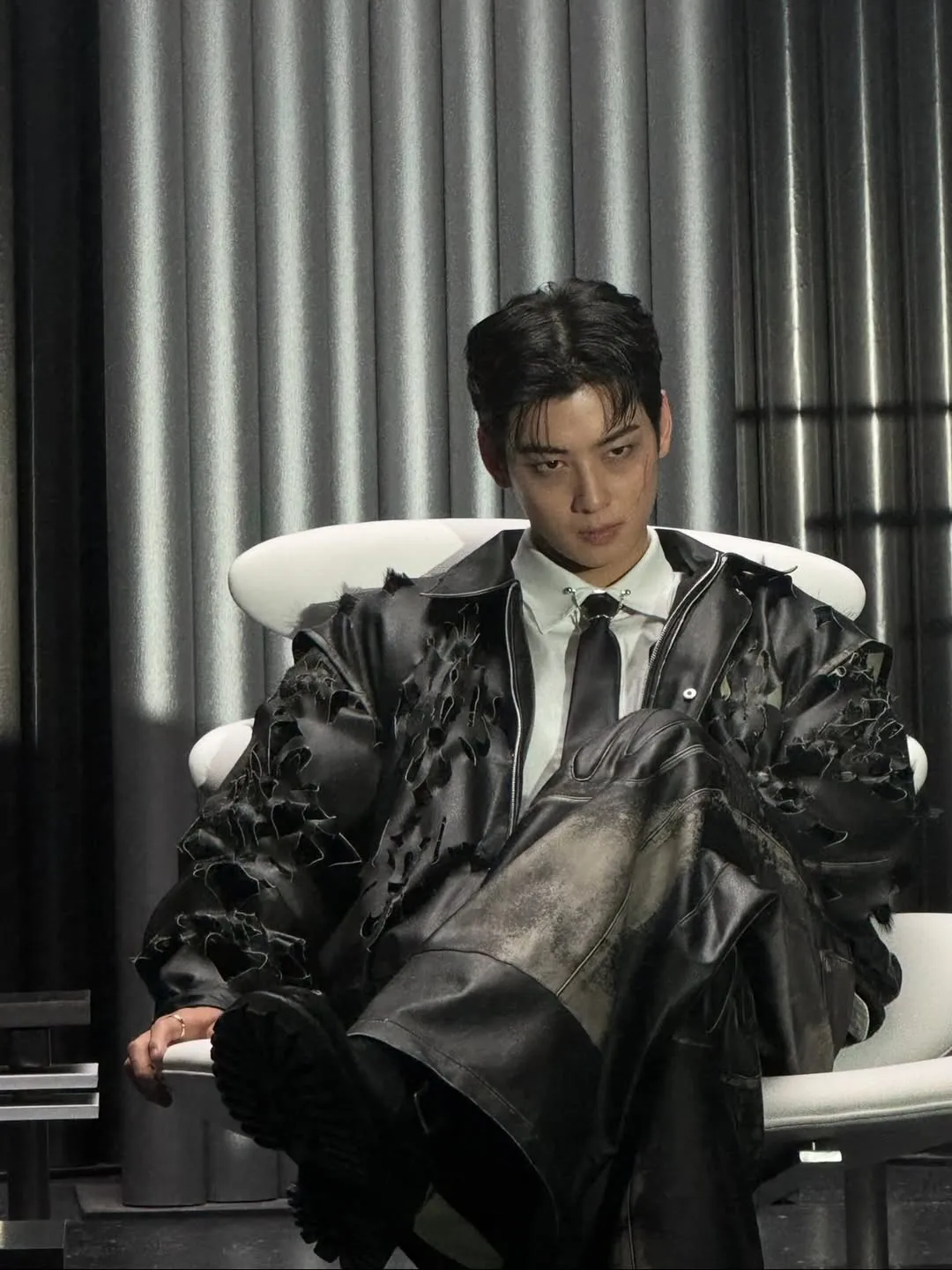 Cha Eun Woo (credit: instagram.com/eunwo.o_c)