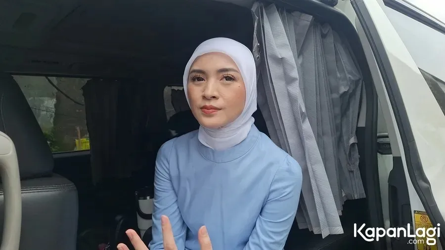 Donita di Dalam Mobil © KapanLagi.com/Sahal Fadhli