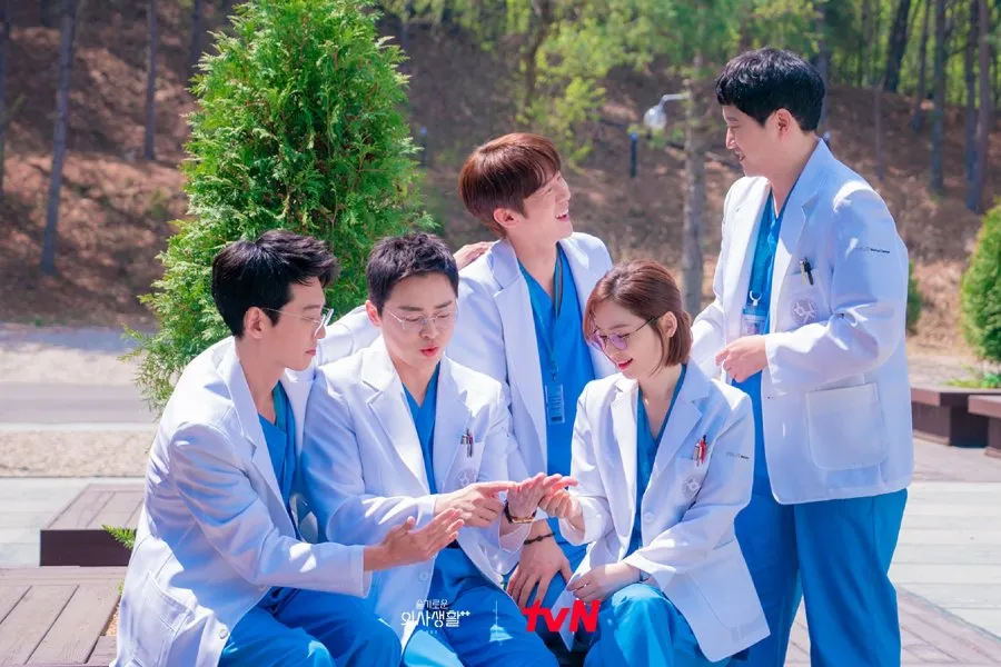 Hospital Playlist (credit:mydramalist)