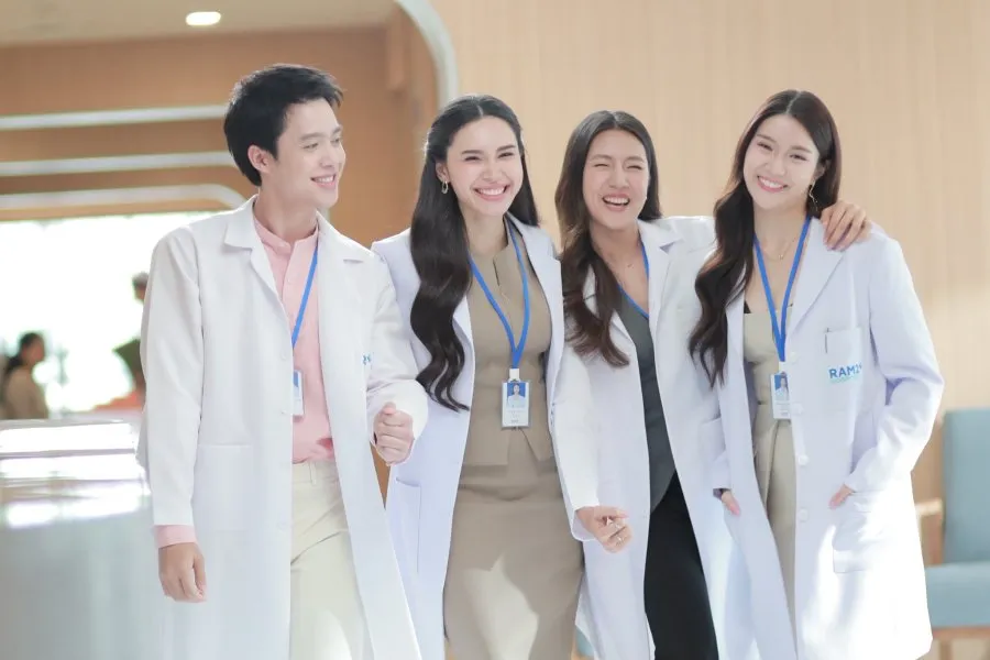 sahabat dokter jalan bersama/mydramalist.com