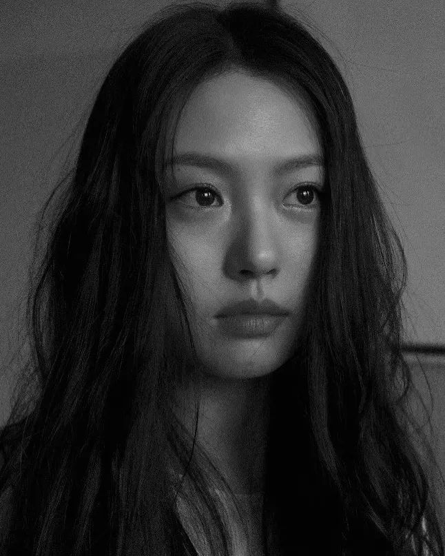 Go Min Si tersandung dugaan perundungan semasa sekolah (credit: Instagram.com/ gominsi/)