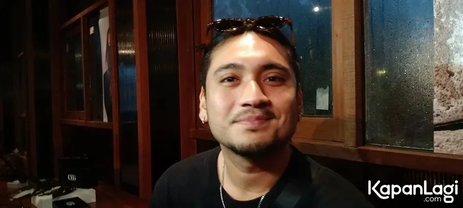 Giorgino Abraham Tersenyum © KapanLagi.com/Sahal Fadhli