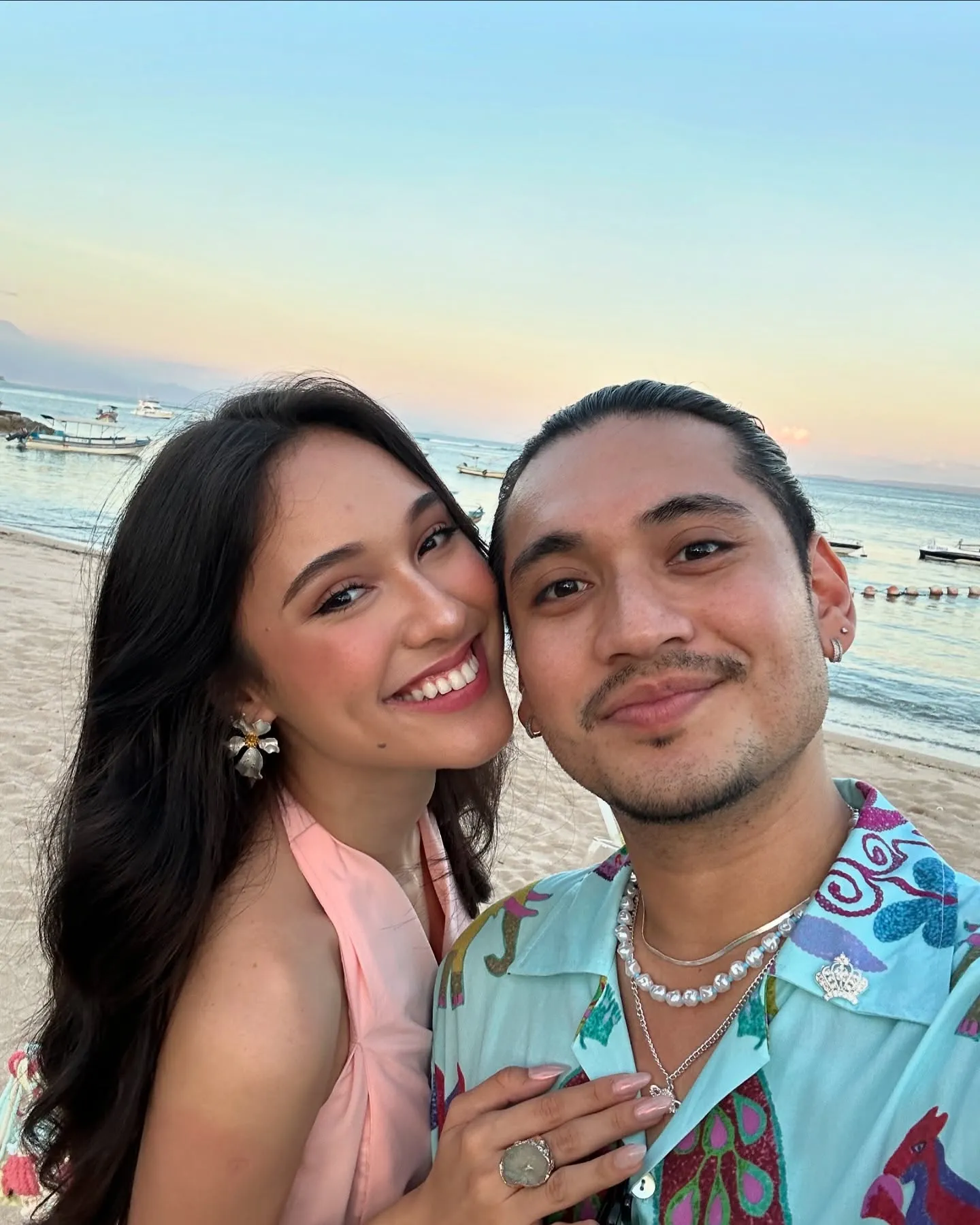 Giorgino Abraham dan Yasmin Napper di Pantai © instagram.com/giorgino_abraham