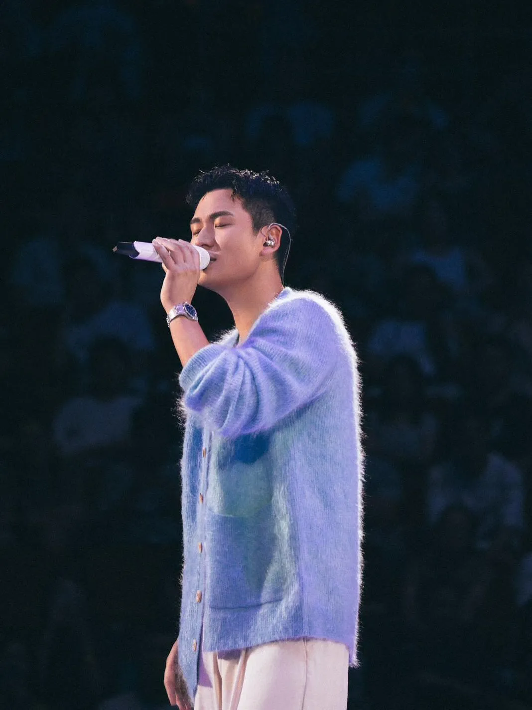 Eric Chou - instagram.com/@friedrice.live