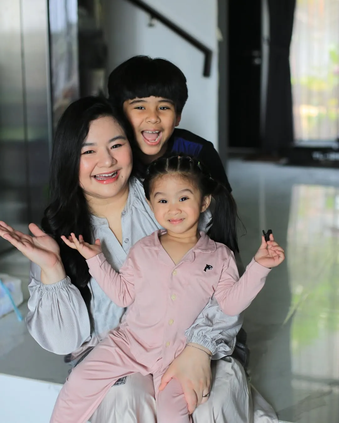 Eriska Rein dan anak-anaknya / Instagram/eriskarein