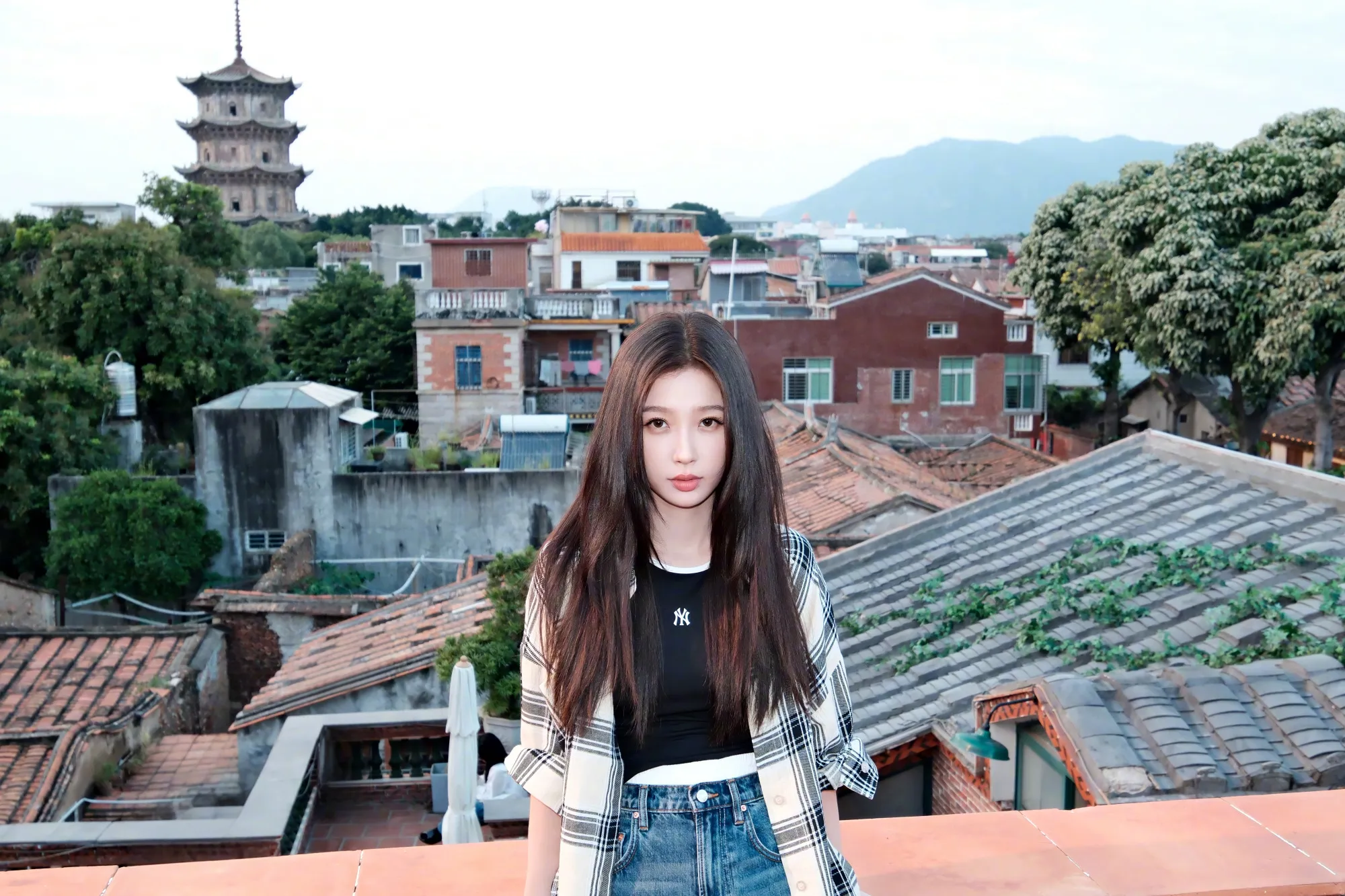 Esther Yu dan Lu Yuxiao jadi aktris populer dengan banyak proyek (credit:weibo)