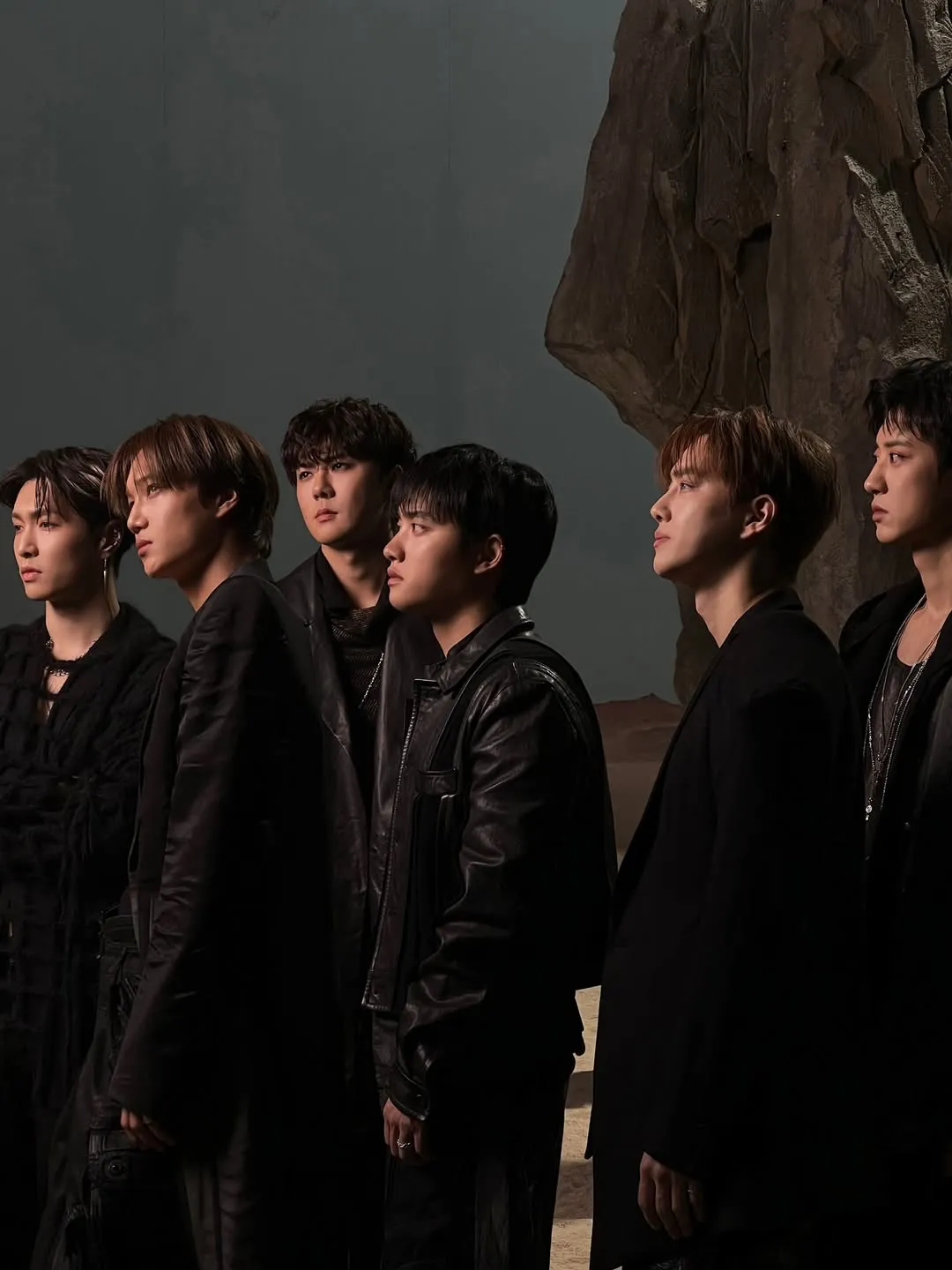 EXO Behind The Scene (credit: instagram.com/weareone.exo