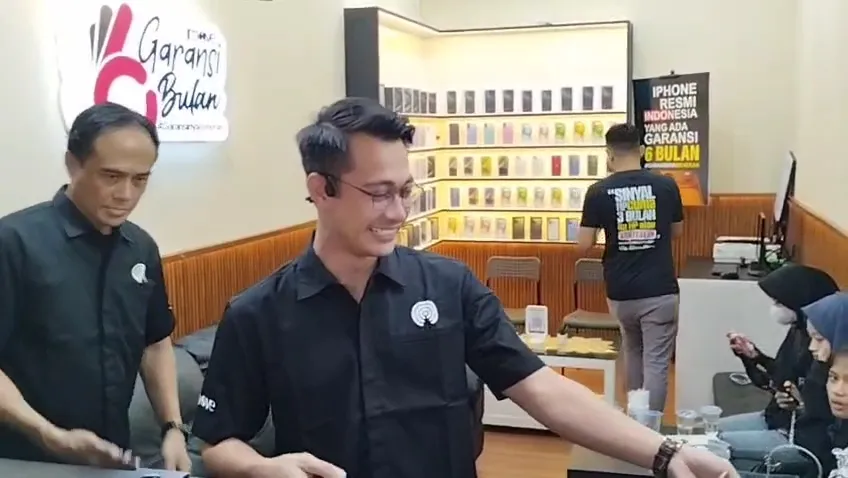 Menggelar Grand Opening