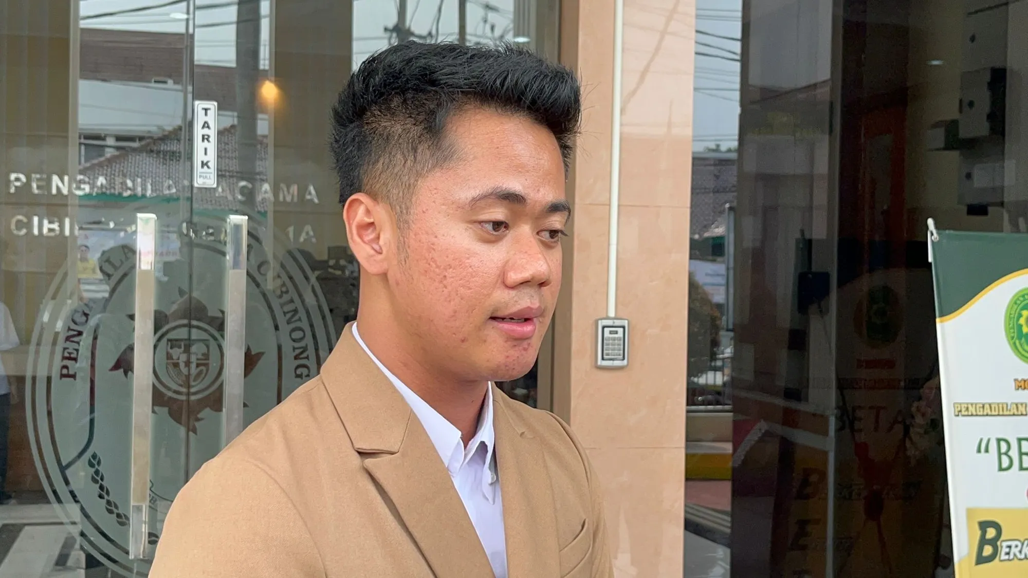 Pengacara Eza Gionino pastikan klien ikuti proses hukum © KapanLagi.com/Mathias Purwanto