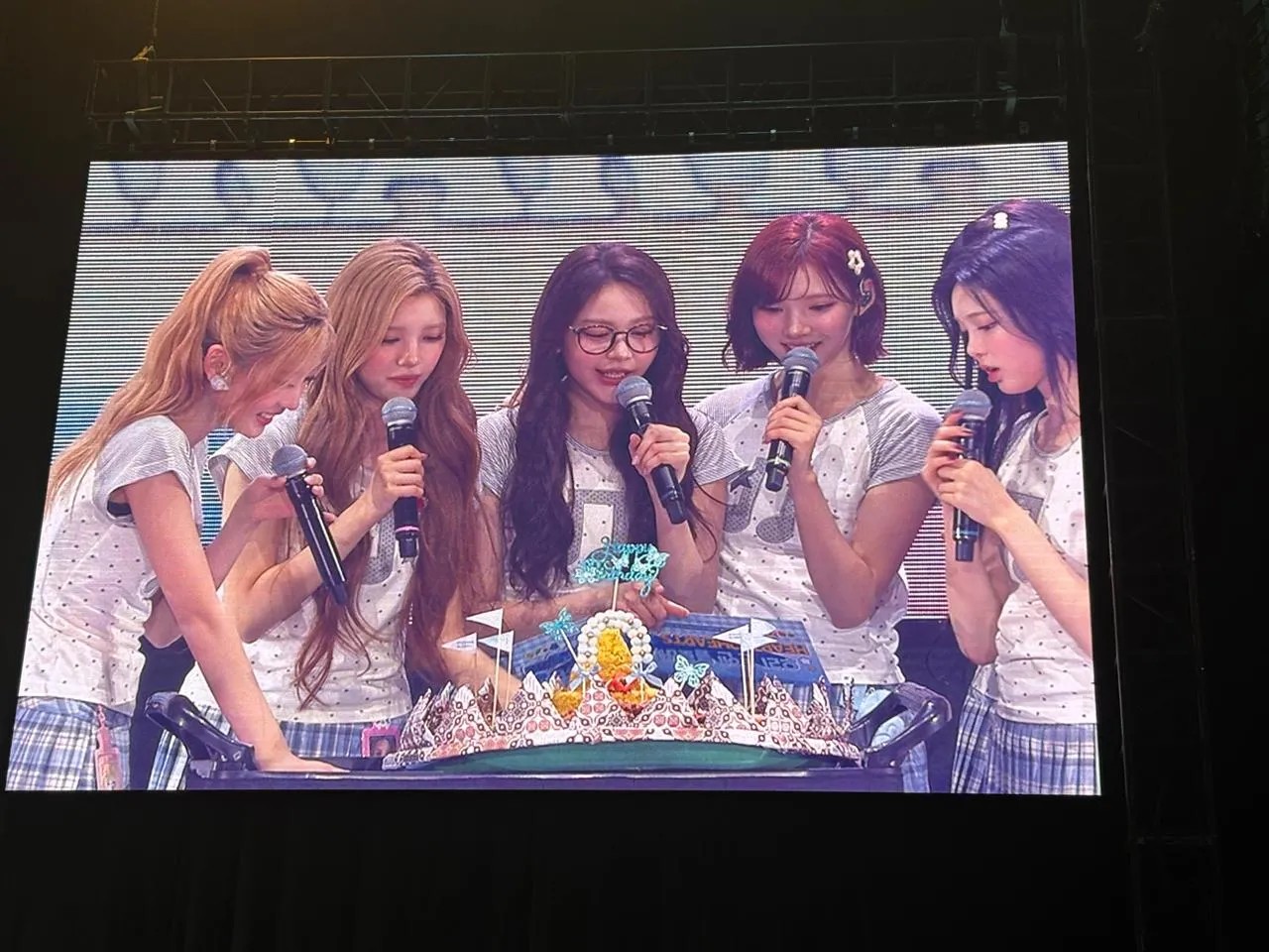 Potret Carmen Tumpengan di Fanmeeting Jakarta (Credit: KapanLagi.com/Aulia Wardah)