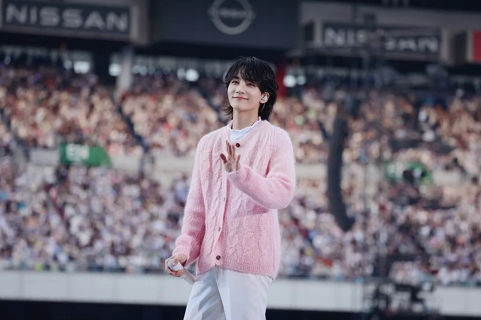 beli pulau untuk Jeonghan SEVENTEEN/cr: Instagram @jeonghaniyoo_n