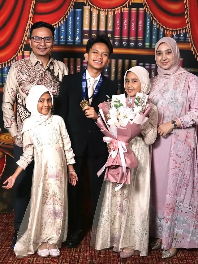 Farel Prayoga dan keluarga manajer © instagram.com/farelprayoga.real