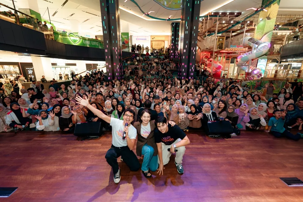 Promosi film "Yakin Nikah" Bersama Fans / source: Adhya Pictures 