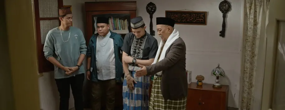 Perjalanan Cinta dan Pencarian Makna Hidup (credit: Youtube.com/Max Pictures)